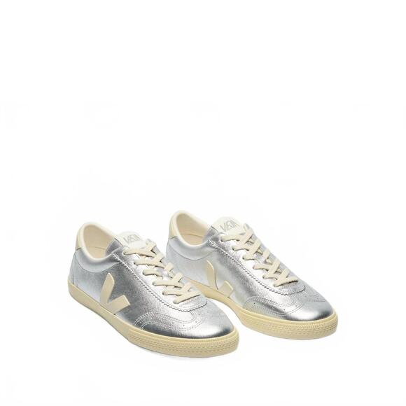 VEJA Shoes - NEW VEJA women's volley sneakers in silver pierre